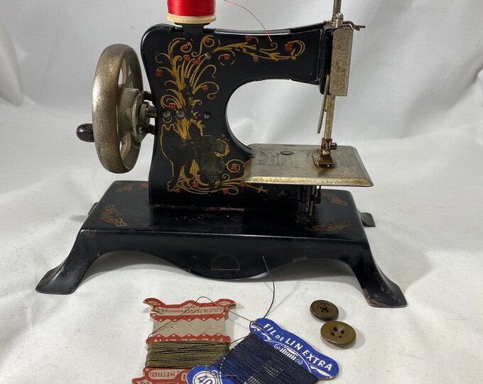 Vintage Childs Sewing Machine Red Riding Hood 1930s Working Etsy
