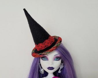 Doll mini witch's hat, black with red tartan and lace, Monster High, Ever After High, Project Mc2, Rainbow High, Shadow High size,