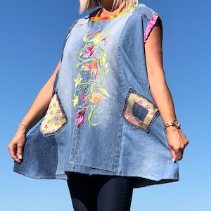 Young at Heart :) Plus Size Upcycled Denim Tunic Dress Boho Tank Top  Fashion Unique Vintage Jeans Blue Tunic Embroidered Flower Print Pocket -  Etsy
