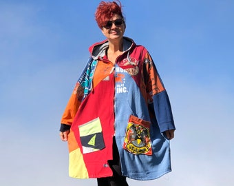 Sudadera con capucha de patchwork reciclado: chaqueta ecológica multicolor de talla grande hecha a mano