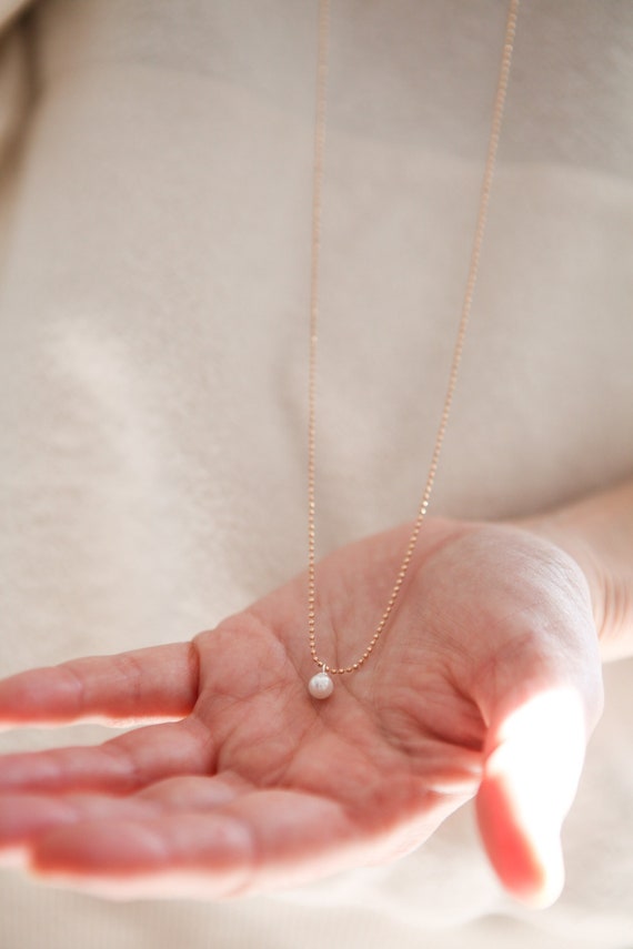 Pearl necklace, a freshwater pearl