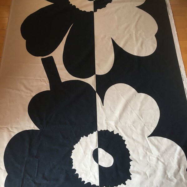 Marimekko Suur Unikko fabric panel 213 x145 cm cotton/linen mix.