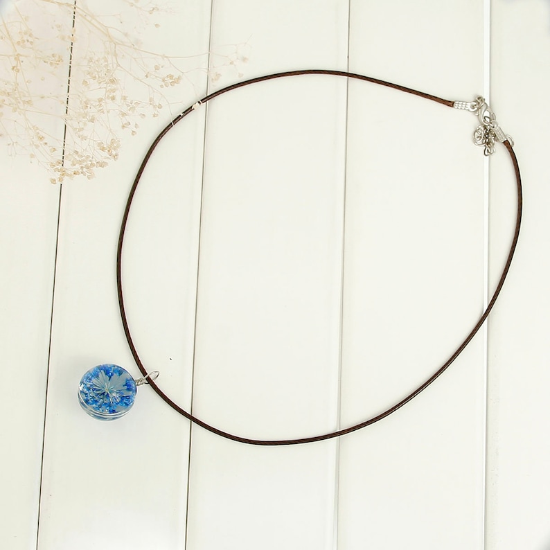 Necklace with real dried flowers