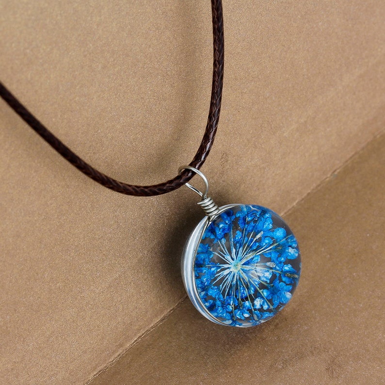 Necklace with real dried flowers