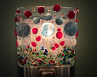 1 Celebrate USA Dot Flowers Fused Glass Plug In Night Light with Draped Sides Outlet Sconce