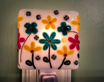 Murrini Roaring Retro Frolic Fused Glass Plug In Flowers Night Light with Draped Outlet Sconce