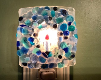 1 Blue Winter Wreath Fused Glass Wall Plug In Night Light Wall Sconce