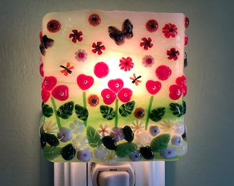 Murrini Meadow Mayhem in Red Glass Plug In Flowers Night Light with Draped Outlet Sconce