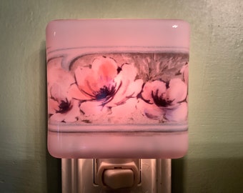 Purple Floral Fused Glass Plug In Flower Night Light with Draped Sides Outlet Sconce