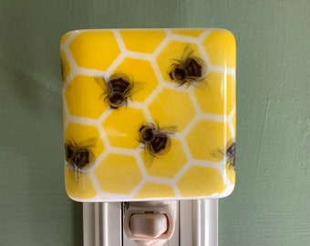 1 Busy Bees Fused Glass Plug In Night Light Outlet Sconce