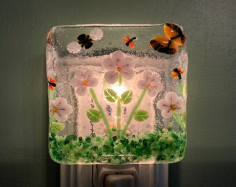 Murrini White and Purple Flower Power Fused Glass Plug In Flowers Night Light with Draped Outlet Sconce