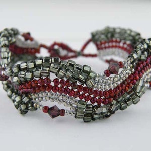 Beading Tutorial Curves Bracelet image 2