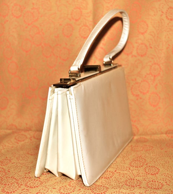 Vintage White Reich Purse - image 1