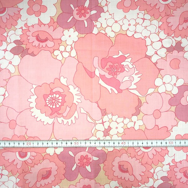 Floral retro vintage fabric - pink and white