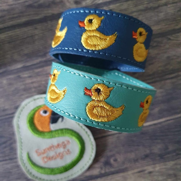 Rubber duck bracelet 5 x 7 ITH DIGITAL FILE only for embroidery machines incl. 3 sizes blank 21, 19 and 17 cm long and 3 tabs