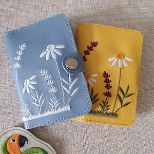 Porte-cartes à deux volets Fleurs sauvages FICHIER NUMÉRIQUE 5 x 7 ITH pour machines à broder uniquement, 2 versions de fermeture à l'avant et à l'arrière