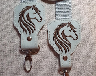 NF Horse strap ends to 15 and 25mm swivel clasp 4 x 4 ITH DIGITAL file for embroidery machines only