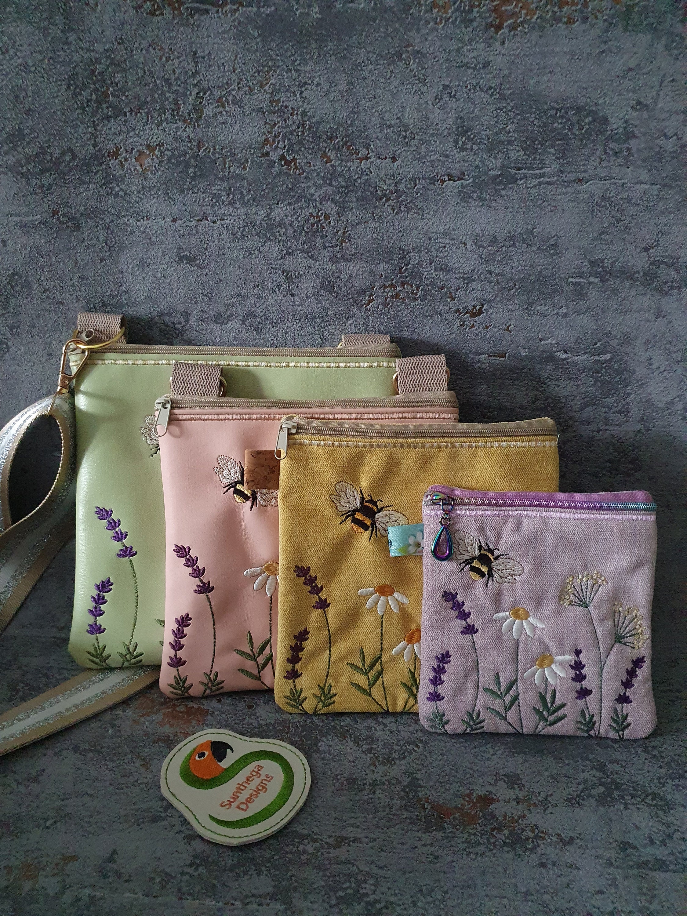 Hand Embroidered Makeup Bag / Cosmetic Bag / Travel Bag / Gadget Bag / Big  Bag / Big Pencil Case / Pencil Case / Nécessaire / Makeup Case 