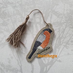 Bullfinch eyelet or book mark 4 x 4 ITH project DIGITAL FILE