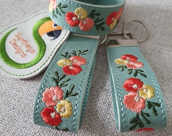 Flower bunch bracelet 5 x 7 ITH DIGITAL FILE only for embroidery machines incl. 3 sizes blank 21, 19 and 17 cm long and 3 tabs