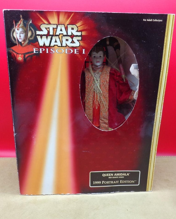 Hasbro Star Wars Queen Amidala Red Senate Gown Portrait Edition