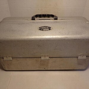 Vintage Fishing Tackle Box Model No. 1000A UMCO Corporation Spring Park,  Minn. U.S.A. 7 Tier All Aluminum 18" X 10" X 9" 53 Compartments - Etsy
