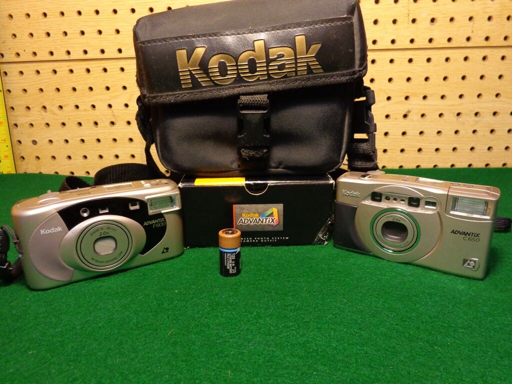 Kodak Advantix Zoom APS Cameras C650 and F600 with Kodak Soft Case Lot