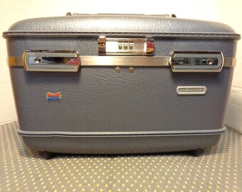 Vintage American Tourister Train Case lite  Blue Vinyl, Travel , Cosmetic Makeup, OverNight Case With Mirror Luxurious Lining