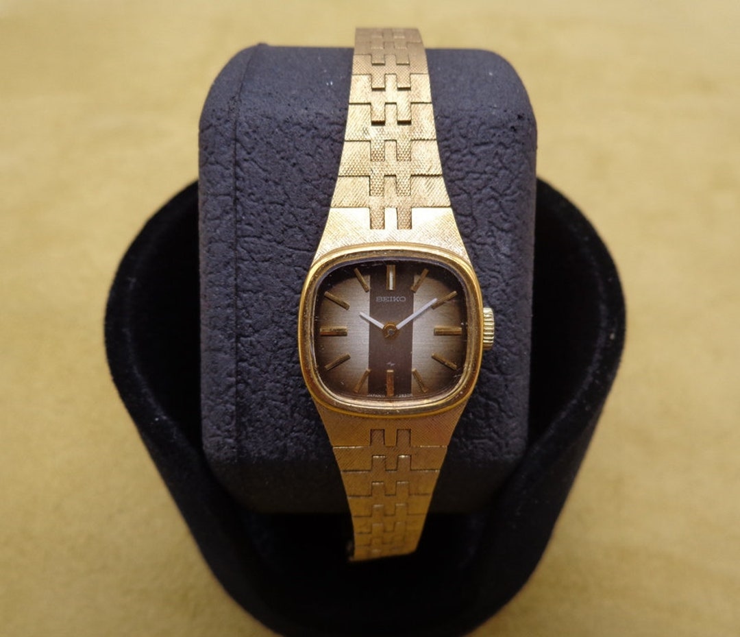 Vintage SEIKO 17 Jewel Mechanical Wind up Ladies Watch Gold Tone