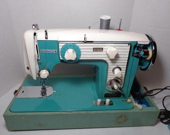 Vintage 1950s Mid Century Pink Sewing Machine/ IDLE HOUR/ Sewing