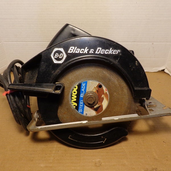 Vintage Black and Decker 7 1/4" circular saw 1 1/2hp Model 7308 5300rpm 80's /90's Made in U.S.A.