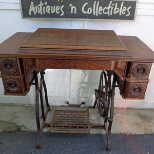 Antique/ vintage Early 1900&#39;s Treadle Sewing Machine Cabinet Local Pickup Only See listing