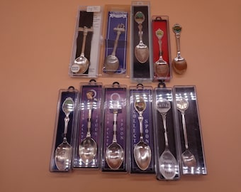 Vintage Collectable Souvenir Spoons Lot Of 11 Massachusetts, Washington DC Plus others in Original Cases