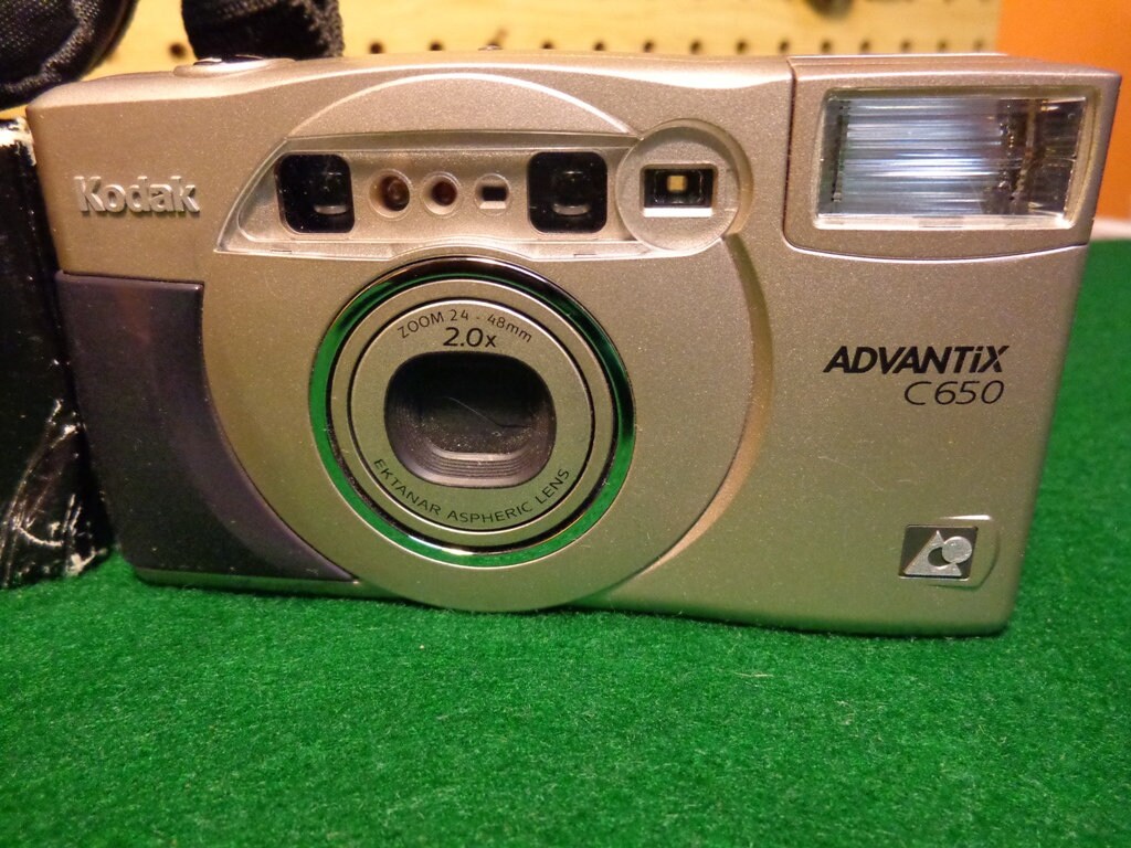 Kodak Advantix Zoom APS Cameras C650 and F600 with Kodak Soft Case Lot