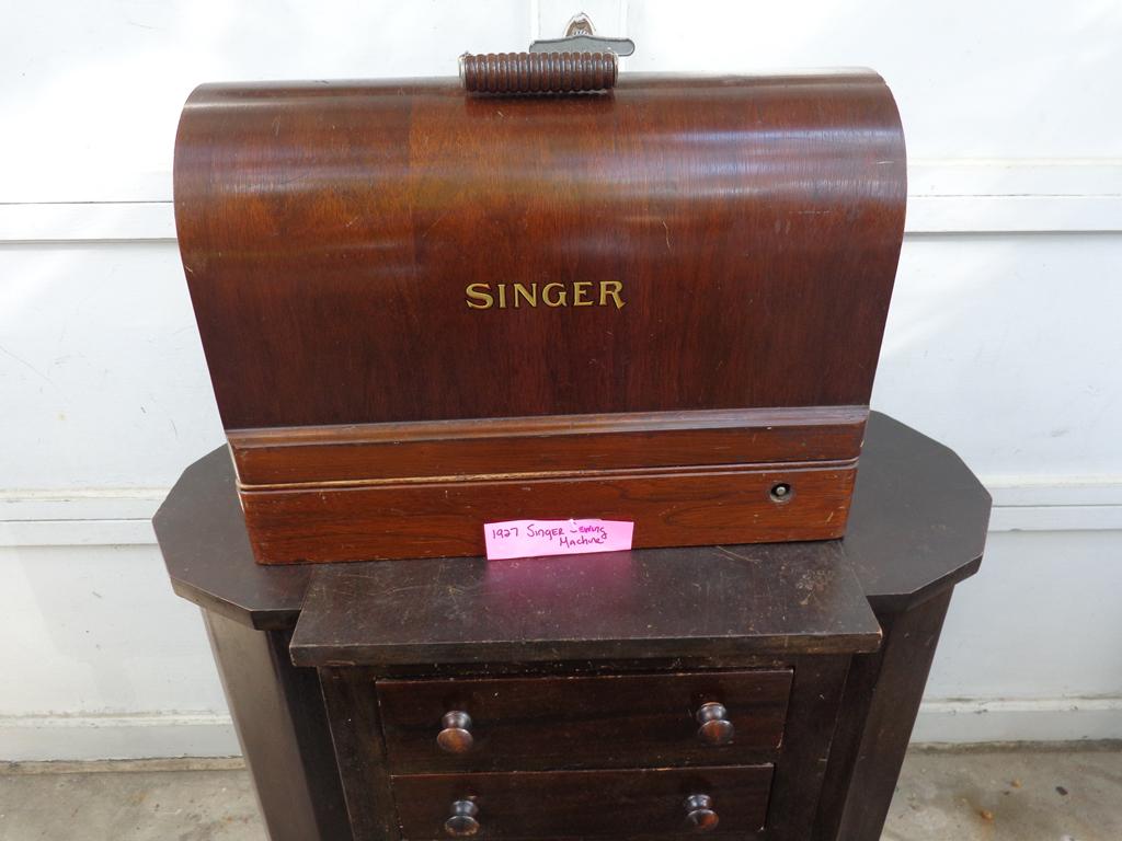 Vintage Singer Sewing Machine in Original Bent Wood Case Serial No