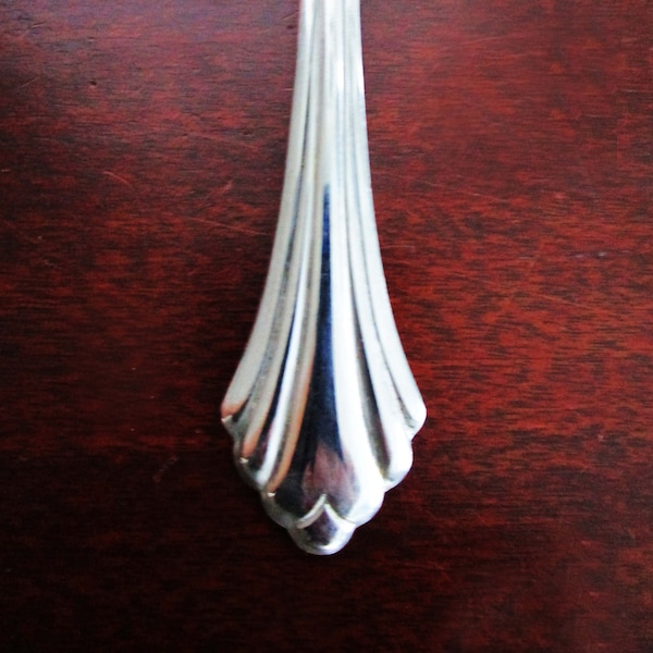 BANCROFT Oneida Flatware Stainless 1 large Serving Spoon 8.25", Flared Tip Glossy, Discontinued Vintage Silverware