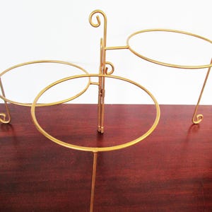 Vintage Mid Century Blumenständer oder Plattenständer, Goldmetall, klappbar, 3-stufig für 9-Zoll-Töpfe