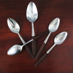 SELTENE Interpur Holzgriff INR2 Edelstahl Besteck 1 Servierlöffel 1 1/8 plus 4 ovale Suppenlöffel, Danish Modern Holzgriff Blumenmuster