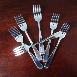 FLIGHT RELIANCE Oneida Flatware Stainless 5 Salad Forks Glossy Vintage Silverware, USA 1989