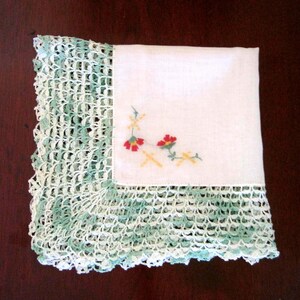 Vintage Handkerchief, Green and White Crocheted Doily Wide Edge, Embroidered Pink Flowers on White, Small Table Scarf, Retro Green Hankie