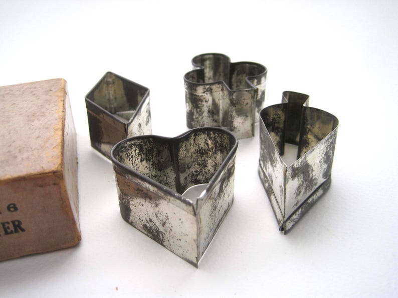 Primitive Original Box Four Vintage Antique Metal Cookie Cutters Kitchen Decor