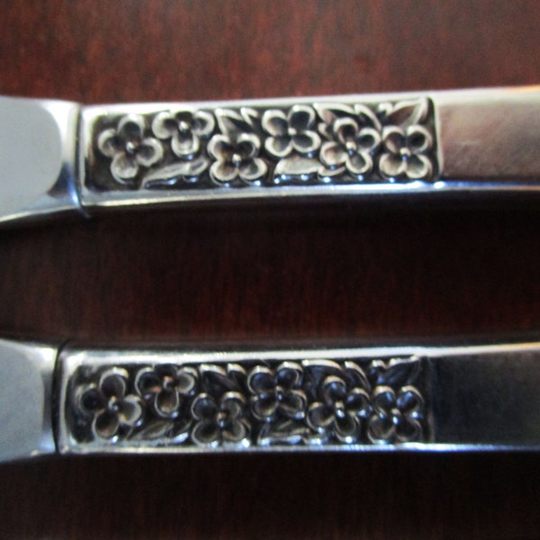 EVANGELINE International Silver Stainless Flatware 4 Dinner Knives, Burnished Floral, 1970s Vintage Silverware