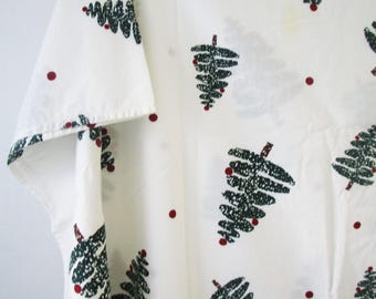 Xmas Tablecloth NOS Avon Long 58x94 inch Banquet Size Abstract Christmas Trees White All Cotton