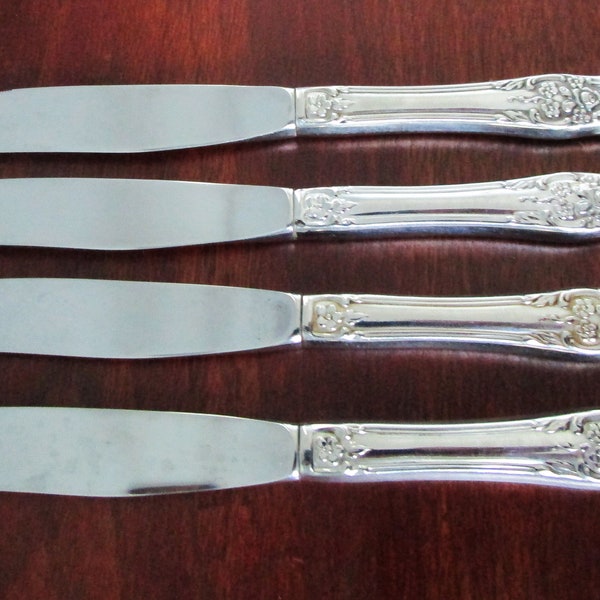 KENNETT SQUARE Oneida 4 Dinner Knives Stainless Steel Glossy Distinction Deluxe, 1971-85 Discontinued, Vintage Silverware