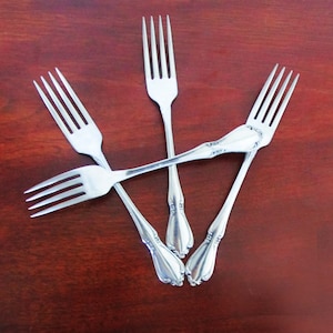 CHATEAU Oneida Craft Deluxe Mid Century Stainless Flatware Set of 4 Dinner Forks Glossy Silverware Floral, Vintage Silverware