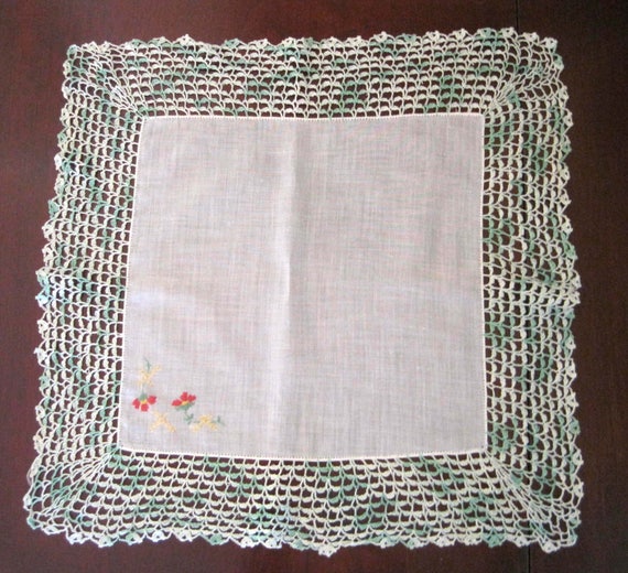 Vintage Handkerchief, Green and White Crocheted D… - image 3