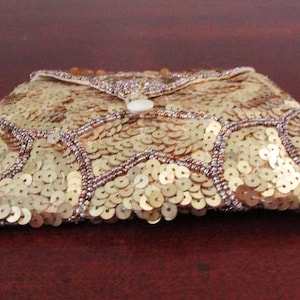 Vintage 1930s Gold Sequined Beaded Small Purse with Finger Clasp in Back, Art Nouveau