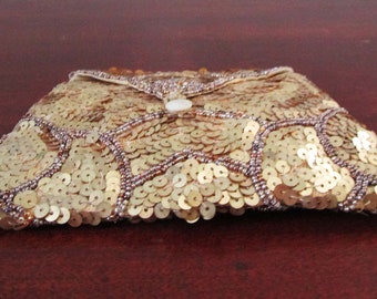 Vintage 1930s Gold Sequined Beaded Small Purse with Finger Clasp in Back, Art Nouveau