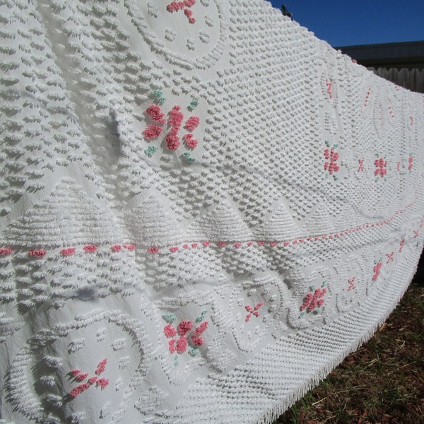 Vintage Pink Chenille Bedspread QUEEN SIZE, 100x122 with Fringe, Floral Geometric Design, Made in USA