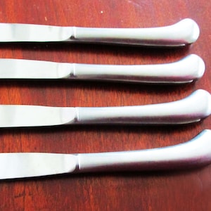 Roberts JEFFERSON MANOR Stainless Flatware 4 Dinner Knives by Stanley Roberts, Pattern Discontinued